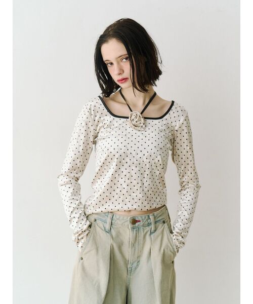 jouetie（ジュエティ）の「ドットベロアトップス コサージュ付き（Tシャツ/カットソー・レディース・ブラック/アイボリー/ブルー・MEDIUM）」の15枚目の写真