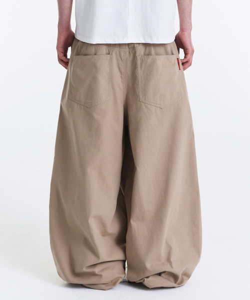 KICHUL(キチョル)の「EASY OR EASY BALLOON PANTS (BEIGE)(その他パンツ・レディース・その他・LARGE/MEDIUM/SMALL/X-SMALL)」の3枚目の写真