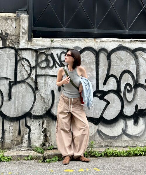 KICHUL(キチョル)の「EASY OR EASY BALLOON PANTS (BEIGE)(その他パンツ・レディース・その他・LARGE/MEDIUM/SMALL/X-SMALL)」の22枚目の写真