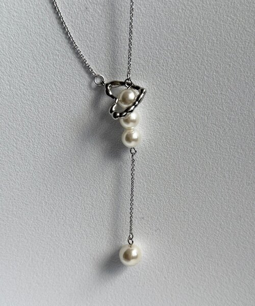 Chez toi（シェトワ）の「ハートとパールロングネックレス（ネックレス・レディース・シルバー/ゴールド・FREE）」の5枚目の写真