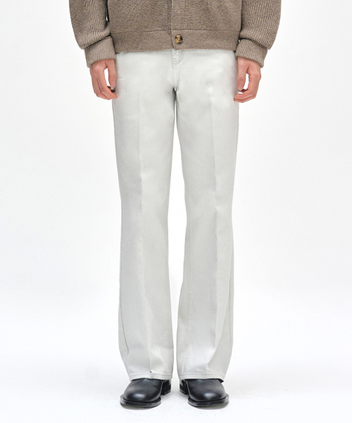 DECET（デケト）の「Dawn Semi Flared Jeans DCPT044LGray（デニムパンツ・レディース・その他・26/28/30/32）」の3枚目の写真