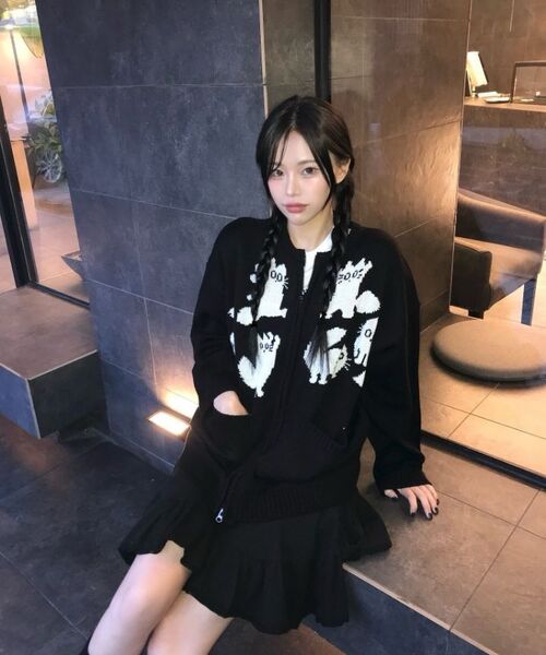 MOZMOZ(モズモズ)の「ジョイフルキトンツーウェイニットジップアップブラック(カーディガン/ボレロ・レディース・その他・1/2)」の10枚目の写真