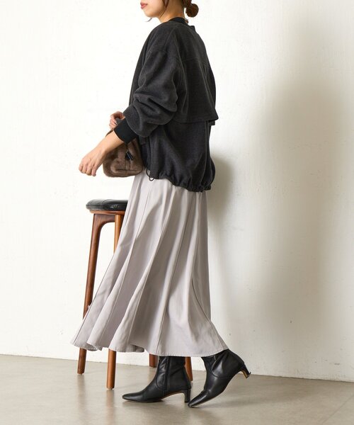 Jena espace merveilleux(ジェナ エスパスメルヴェイユ)の「【あったか/上品】バックラッフルジャケット(ノーカラージャケット・レディース・ベージュ/チャコールグレー・FREE)」の5枚目の写真