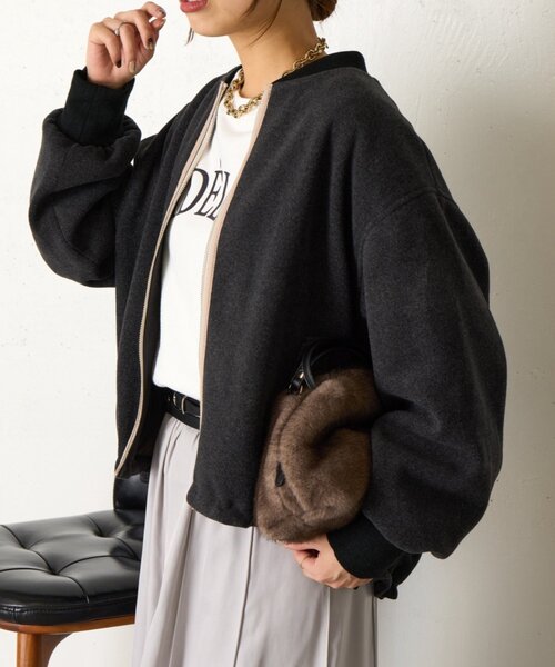 Jena espace merveilleux(ジェナ エスパスメルヴェイユ)の「【あったか/上品】バックラッフルジャケット(ノーカラージャケット・レディース・ベージュ/チャコールグレー・FREE)」の8枚目の写真