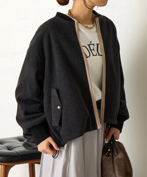 Jena espace merveilleux(ジェナ エスパスメルヴェイユ)の「【あったか/上品】バックラッフルジャケット(ノーカラージャケット・レディース・ベージュ/チャコールグレー・FREE)」の9枚目の写真