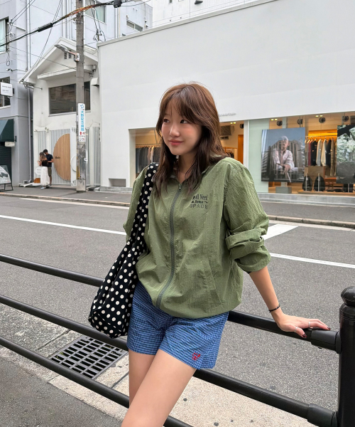 HOMEBODY THINGS（ホームバディ ティングズ）の「NEED SOME SPACE WINDBREAKER (GREEN)（ナイロンジャケット・レディース・その他・1/2）」の4枚目の写真