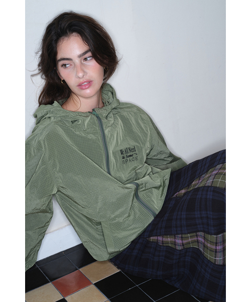 HOMEBODY THINGS（ホームバディ ティングズ）の「NEED SOME SPACE WINDBREAKER (GREEN)（ナイロンジャケット・レディース・その他・1/2）」の6枚目の写真
