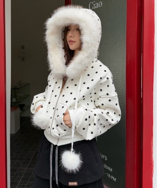 gossip！ロサンゼルス（ゴシップロサンゼルス）の「Y2K ビッグファーフード×ドット柄ショートパーカー/裏起毛 /【冬新作】（パーカー・レディース・グレー/ブラック・L/M）」の16枚目の写真