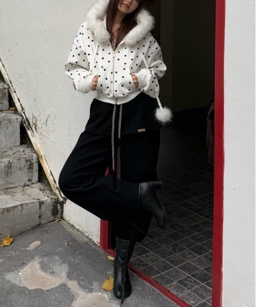 gossip！ロサンゼルス（ゴシップロサンゼルス）の「Y2K ビッグファーフード×ドット柄ショートパーカー/裏起毛 /【冬新作】（パーカー・レディース・グレー/ブラック・L/M）」の12枚目の写真