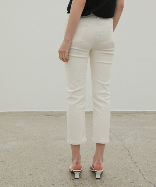 HYBERNAT(ハイバーナット)の「ストレートデニムパンツ - アイボリー(デニムパンツ・レディース・その他・LARGE)」の3枚目の写真