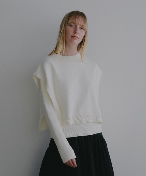 MANOF(マノフ)の「RIB FLAP KNIT TOPS(ニット/セーター・レディース・アイボリー/ブラック・F)」の1枚目の写真