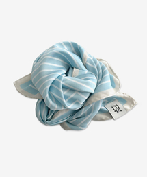 IULAI（イウライ）の「シリンダースカーフストライプライトブルー（バンダナ/スカーフ）」