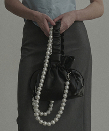 MAU SOLEUM（マウソレウム）の「2Way Pearl Mini Pouch Bag - Black（ポーチ）」