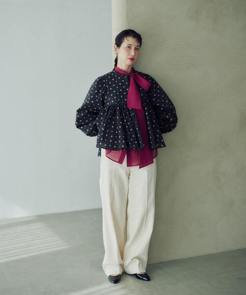 ADIEU TRISTESSE（アデュートリステス）の「【3月お気に入り登録ブランド内2位】kazumiさんコラボ　リバティプリントブラウス（シャツ/ブラウス・レディース・ブルー系その他/ブラック系その他・38）」の5枚目の写真