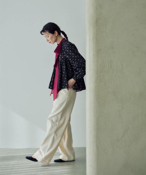 ADIEU TRISTESSE（アデュートリステス）の「【3月お気に入り登録ブランド内2位】kazumiさんコラボ　リバティプリントブラウス（シャツ/ブラウス・レディース・ブルー系その他/ブラック系その他・38）」の6枚目の写真