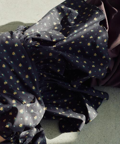 ADIEU TRISTESSE（アデュートリステス）の「【3月お気に入り登録ブランド内2位】kazumiさんコラボ　リバティプリントブラウス（シャツ/ブラウス・レディース・ブルー系その他/ブラック系その他・38）」の8枚目の写真