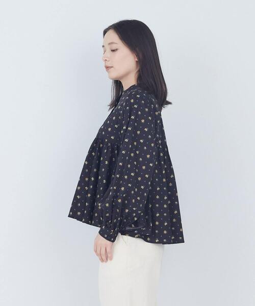 ADIEU TRISTESSE（アデュートリステス）の「【3月お気に入り登録ブランド内2位】kazumiさんコラボ　リバティプリントブラウス（シャツ/ブラウス・レディース・ブルー系その他/ブラック系その他・38）」の10枚目の写真