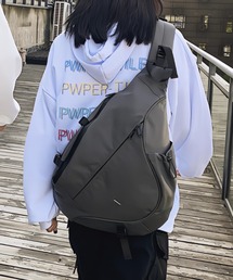 yuue' ( wear )（ユーイ）の「大容量ワンショルダーボディバッグ/リュック/バックパック/軽量撥水/A4サイズ対応/ユニセックス（バックパック/リュック）」