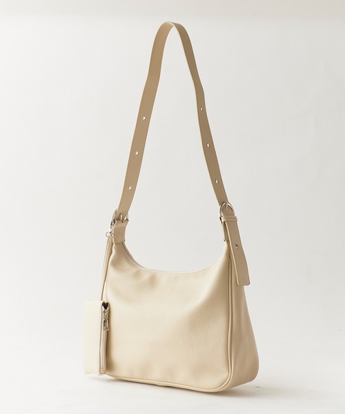 AO2（アオズ）の「Basic Shoulder Bag with Mini Pouch, Faux / ミニポーチ付き フェイクレザー ベーシックショルダーバッグ 秋 秋服 2026年秋冬（ショルダーバッグ・レディース・ブラック/ホワイト/ブラウン/ベージュ・FREE）」の21枚目の写真