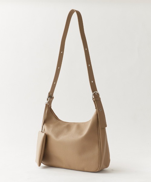 AO2（アオズ）の「Basic Shoulder Bag with Mini Pouch, Faux / ミニポーチ付き フェイクレザー ベーシックショルダーバッグ 秋 秋服 2026年秋冬（ショルダーバッグ・レディース・ブラック/ホワイト/ブラウン/ベージュ・FREE）」の18枚目の写真