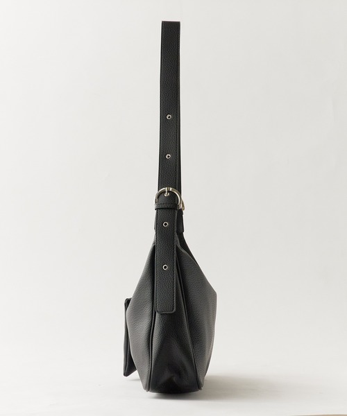 AO2（アオズ）の「Basic Shoulder Bag with Mini Pouch, Faux / ミニポーチ付き フェイクレザー ベーシックショルダーバッグ 秋 秋服 2026年秋冬（ショルダーバッグ・レディース・ブラック/ホワイト/ブラウン/ベージュ・FREE）」の7枚目の写真