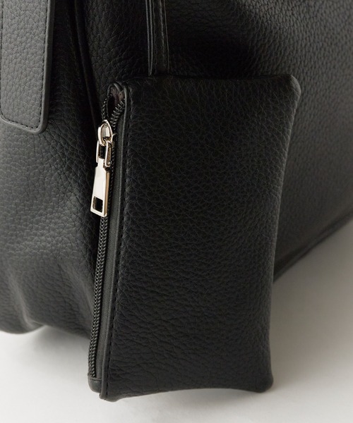 AO2（アオズ）の「Basic Shoulder Bag with Mini Pouch, Faux / ミニポーチ付き フェイクレザー ベーシックショルダーバッグ 秋 秋服 2026年秋冬（ショルダーバッグ・レディース・ブラック/ホワイト/ブラウン/ベージュ・FREE）」の13枚目の写真