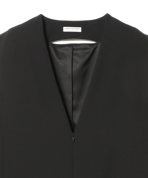 ESTNATION（エストネーション）の「ESSENCEOFLUXURY / Vネック オールインワン（つなぎ/オールインワン・レディース・ブラック/アイボリー・36/38）」の4枚目の写真