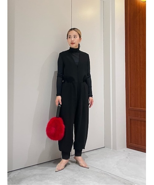 ESTNATION（エストネーション）の「ESSENCEOFLUXURY / Vネック オールインワン（つなぎ/オールインワン・レディース・ブラック/アイボリー・36/38）」の15枚目の写真