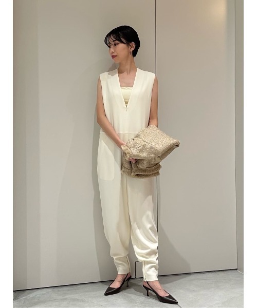 ESTNATION（エストネーション）の「ESSENCEOFLUXURY / Vネック オールインワン（つなぎ/オールインワン・レディース・ブラック/アイボリー・36/38）」の13枚目の写真