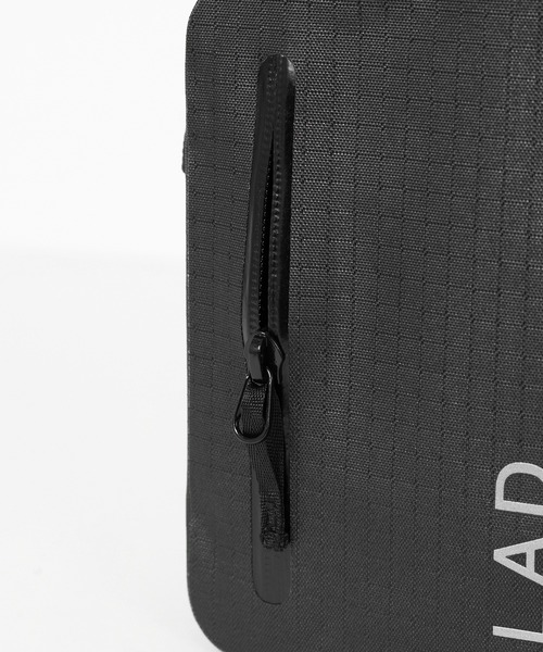 LAD MUSICIAN（ラッドミュージシャン）の「WELDER MINI SHOULDER BAG（ショルダーバッグ・メンズ・ブラック×ブラック/ブラック系・FREE）」の10枚目の写真