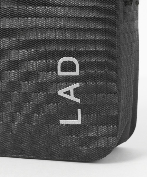 LAD MUSICIAN（ラッドミュージシャン）の「WELDER MINI SHOULDER BAG（ショルダーバッグ・メンズ・ブラック×ブラック/ブラック系・FREE）」の11枚目の写真