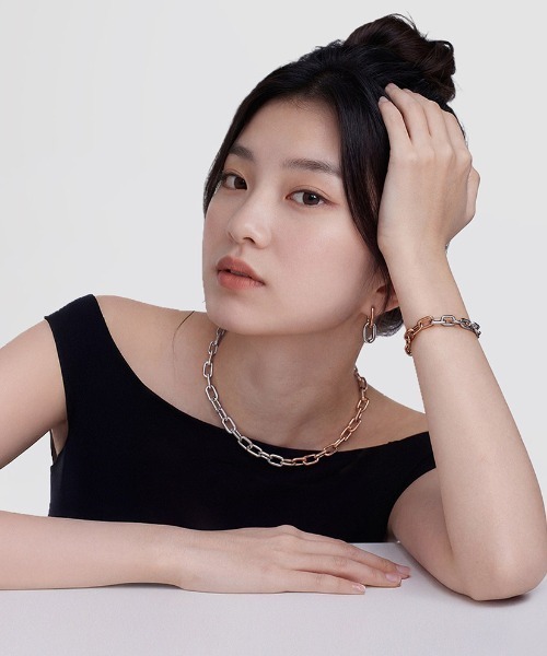 Daniel Wellington(ダニエルウェリントン)の「Contrast Link Bracelet Two Tone ローズゴールド/ゴールド(ブレスレット・メンズ・イエローゴールド/ピンクゴールド・16.5cm/17.5cm/18.5cm/15.5cm)」の8枚目の写真