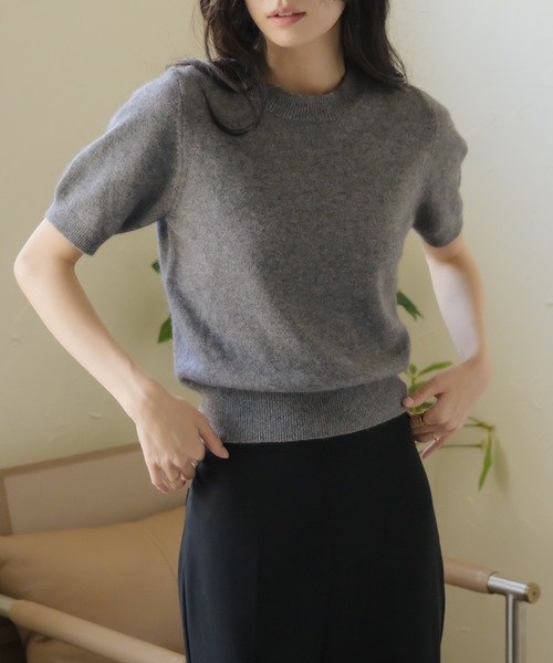 NEUNA(ヌナ)の「【韓国select item】ウールクルーネックハーフスリーブセーター(ニット/セーター・レディース・アイボリー/ベージュ/グレー・FREE)」の2枚目の写真