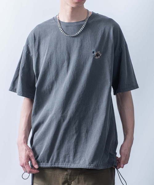 NOIZY（ノイジー）の「various logo designs T-shirt / デザインパッチ バックプリント刺繍 半袖 Tシャツ ピグメントTシャツ（Tシャツ/カットソー・メンズ・ホワイト/ネイビー/ブラック・MEDIUM/LARGE）」の2枚目の写真
