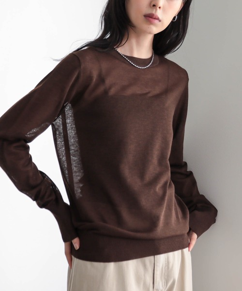 for/c（フォーシー）の「[新色追加]クルーネックシアーニット【サスティナブル】（ニット/セーター・レディース・チャコールグレー/ピンク/ライトグレー/ブラック/オフホワイト/ブラウン・L/LL/M）」の5枚目の写真