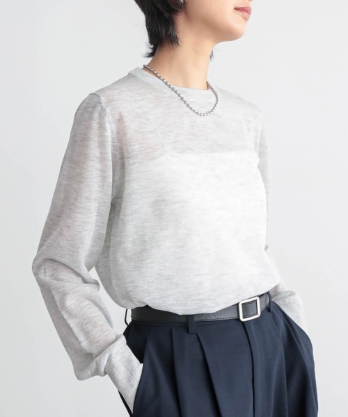for/c（フォーシー）の「[新色追加]クルーネックシアーニット【サスティナブル】（ニット/セーター・レディース・チャコールグレー/ピンク/ライトグレー/ブラック/オフホワイト/ブラウン・L/LL/M）」の4枚目の写真