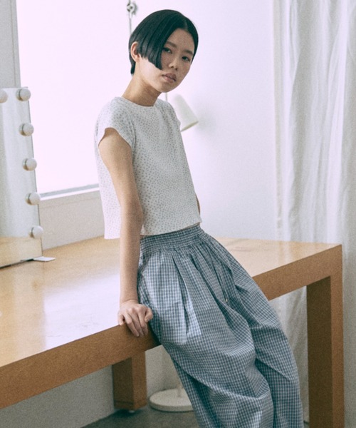 EN NEUME（エンノイム）の「【Set Up】Petit Flower Tee（Tシャツ/カットソー・レディース・オートミール/オフホワイト/杢グレー・FREE）」の6枚目の写真