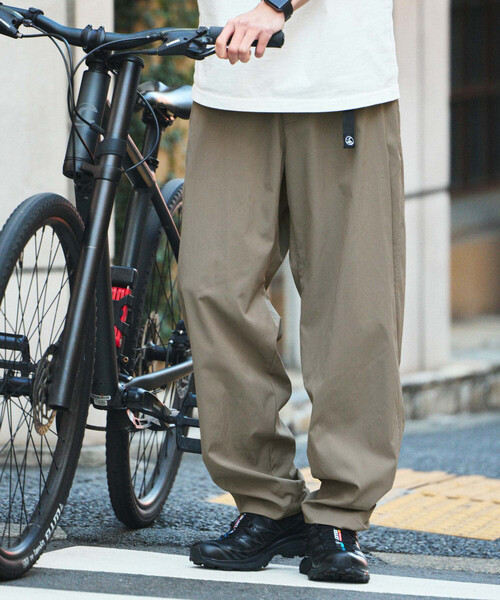 FREAK'S STORE（フリークスストア）の「限定展開 AiRide/エアライド ワイドシルエット ポケッタブル クライミングパンツ/吸水速乾/UVカット（その他パンツ・メンズ・チャコールグレー/ブラック/ネイビー/ベージュ/ブラウン・SMALL/LARGE/MEDIUM）」の11枚目の写真