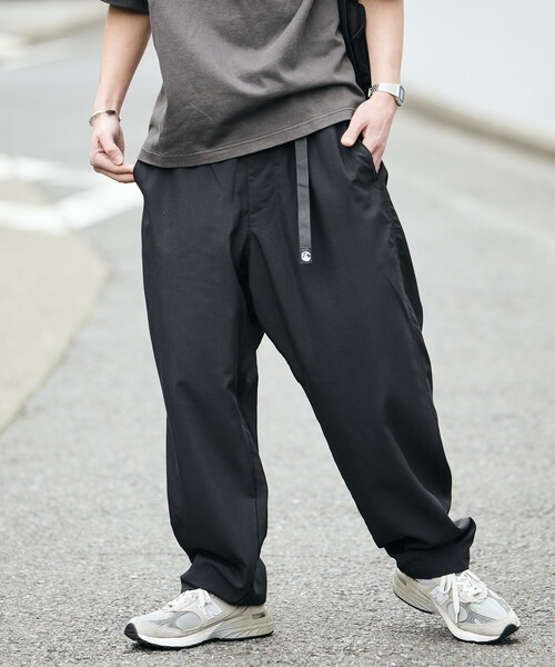 FREAK'S STORE（フリークスストア）の「限定展開 AiRide/エアライド ワイドシルエット ポケッタブル クライミングパンツ/吸水速乾/UVカット（その他パンツ・メンズ・チャコールグレー/ブラック/ネイビー/ベージュ/ブラウン・SMALL/LARGE/MEDIUM）」の21枚目の写真