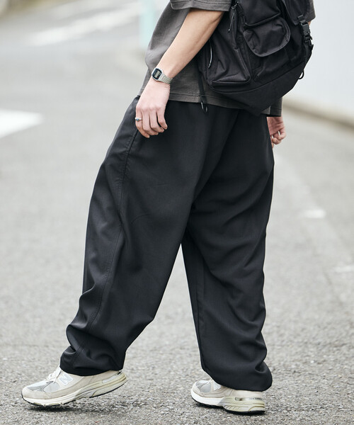 FREAK'S STORE（フリークスストア）の「限定展開 AiRide/エアライド ワイドシルエット ポケッタブル クライミングパンツ/吸水速乾/UVカット（その他パンツ・メンズ・チャコールグレー/ブラック/ネイビー/ベージュ/ブラウン・SMALL/LARGE/MEDIUM）」の22枚目の写真