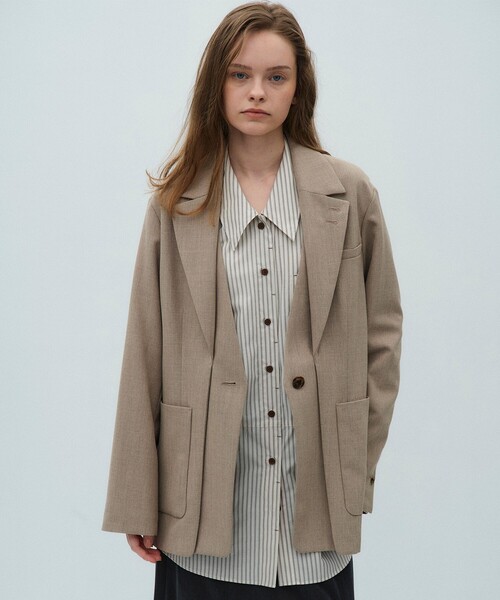 PUBLIC TOKYO(パブリックトウキョウ)の「【2026春新作】レイヤードボクシージャケット(テーラードジャケット・レディース・ベージュ/ホワイト・1/2)」の5枚目の写真