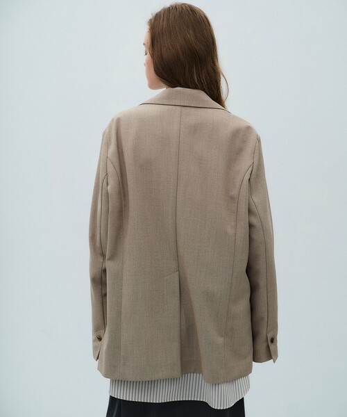 PUBLIC TOKYO(パブリックトウキョウ)の「【2026春新作】レイヤードボクシージャケット(テーラードジャケット・レディース・ベージュ/ホワイト・1/2)」の7枚目の写真