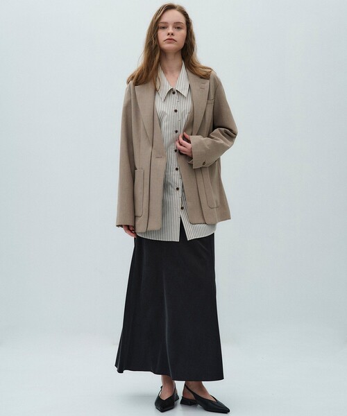 PUBLIC TOKYO(パブリックトウキョウ)の「【2026春新作】レイヤードボクシージャケット(テーラードジャケット・レディース・ベージュ/ホワイト・1/2)」の17枚目の写真