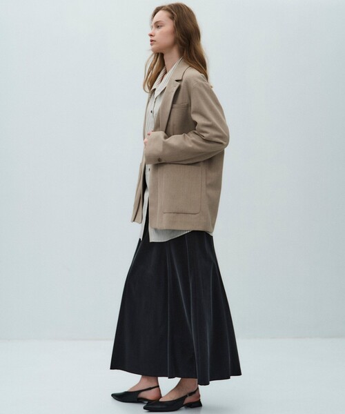 PUBLIC TOKYO(パブリックトウキョウ)の「【2026春新作】レイヤードボクシージャケット(テーラードジャケット・レディース・ベージュ/ホワイト・1/2)」の18枚目の写真