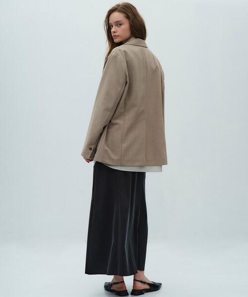 PUBLIC TOKYO(パブリックトウキョウ)の「【2026春新作】レイヤードボクシージャケット(テーラードジャケット・レディース・ベージュ/ホワイト・1/2)」の19枚目の写真