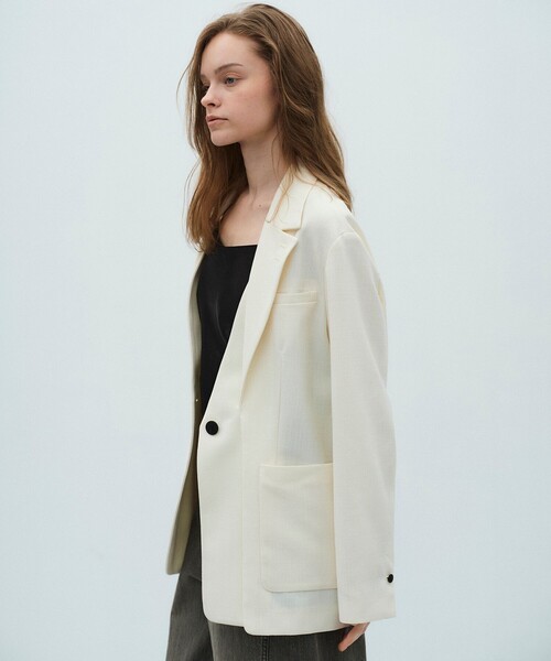 PUBLIC TOKYO(パブリックトウキョウ)の「【2026春新作】レイヤードボクシージャケット(テーラードジャケット・レディース・ベージュ/ホワイト・1/2)」の10枚目の写真