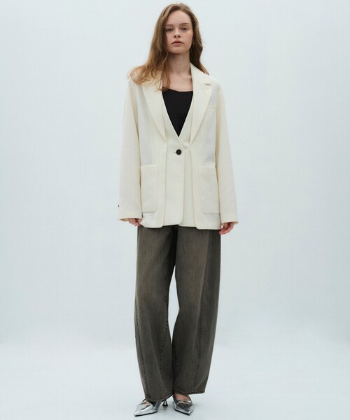 PUBLIC TOKYO(パブリックトウキョウ)の「【2026春新作】レイヤードボクシージャケット(テーラードジャケット・レディース・ベージュ/ホワイト・1/2)」の13枚目の写真