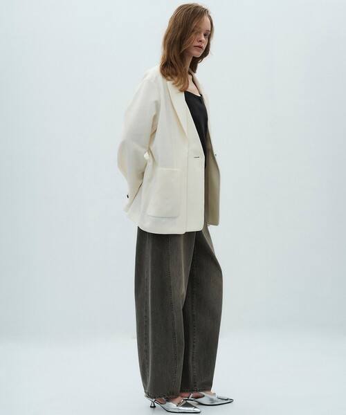 PUBLIC TOKYO(パブリックトウキョウ)の「【2026春新作】レイヤードボクシージャケット(テーラードジャケット・レディース・ベージュ/ホワイト・1/2)」の16枚目の写真