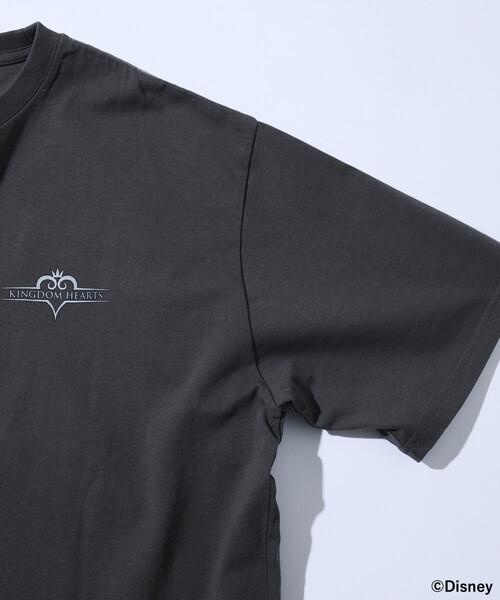 FREAK'S STORE(フリークスストア)の「FREAK’S STORE/フリークスストア KINGDOM HEARTS/SORA/GRAPHIC TEE/ソラ/グラフィックTシャツ(Tシャツ/カットソー・メンズ・ホワイト/ブラック・MEDIUM/LARGE/X-LARGE)」の9枚目の写真