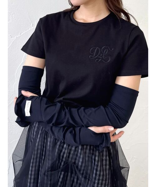 dazzlin(ダズリン)の「【UV】デザインネイムフリルアームカバー(アームカバー・レディース・オフホワイト/ブラック・FREE)」の2枚目の写真